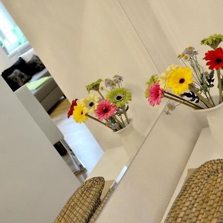 Ferienwohnung Im Univiertel Mit Garten Graz Exteriör bild