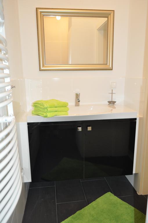Ferienwohnung Im Univiertel Mit Garten Graz Exteriör bild