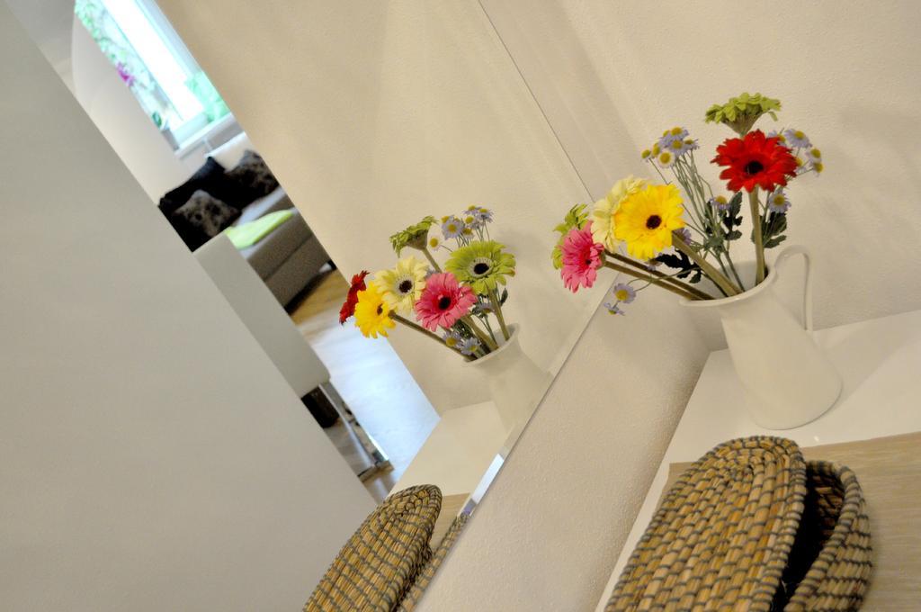 Ferienwohnung Im Univiertel Mit Garten Graz Exteriör bild