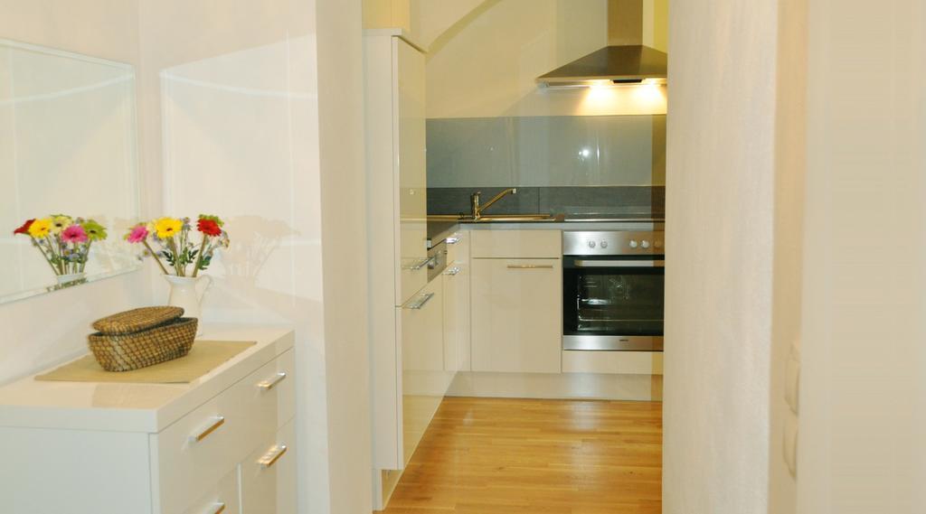 Ferienwohnung Im Univiertel Mit Garten Graz Exteriör bild
