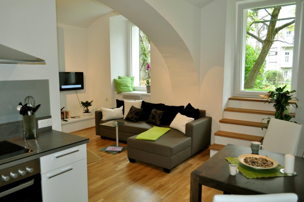 Ferienwohnung Im Univiertel Mit Garten Graz Exteriör bild